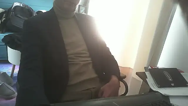 Snapshot of shyfrenchcock1 chatting on March 18, 12:39 pm shyfrenchcock1 online show from March 18, 12:39 pm