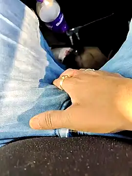 hardyloves online show from December 17, 2:33 am