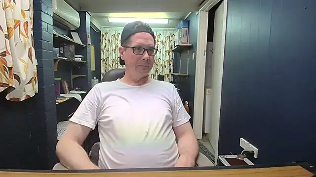 tilobinder online show from December 22, 1:41 pm