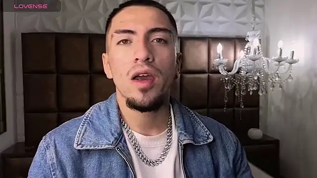 Snapshot of King_Dante_ chatting on October 19, 12:41 pm King Dante online show from October 19, 12:41 pm