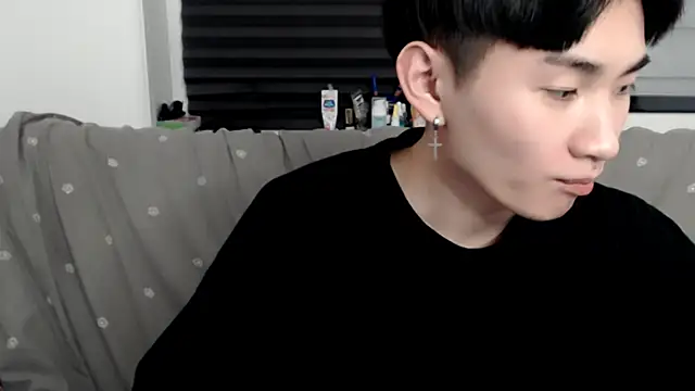 Miram Yu online show from March 2, 9:30 pm