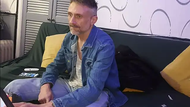 unclestefansdick online show from November 4, 9:05 pm