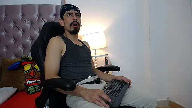 Sr Magnus  online show from October 3, 5:12 am