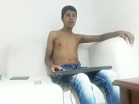 dani07- online show from January 25, 11:22 pm