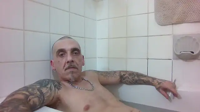 CandiedPompano online show from September 26, 4:10 am