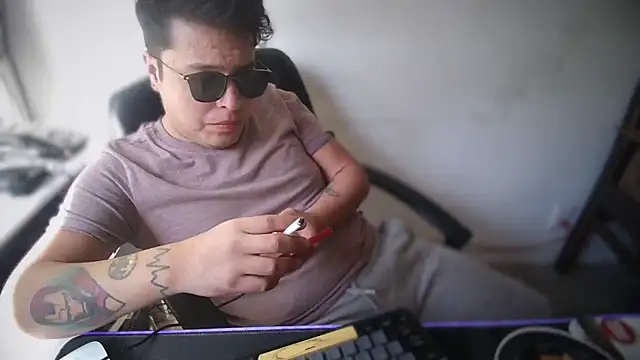 FrankGatsby11 online show from November 13, 8:46 pm