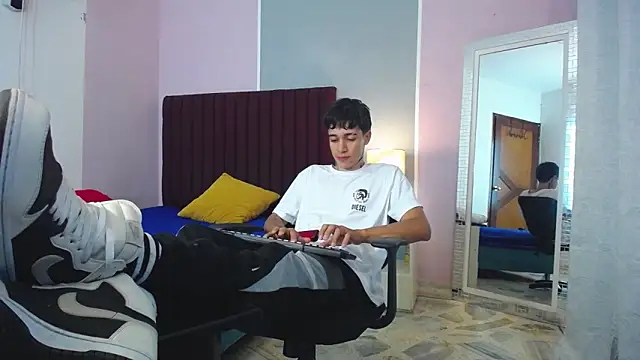 Zacktk7 online show from January 2, 3:40 pm