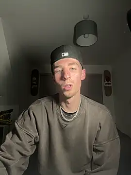 MikesWood21 online show from December 2, 11:05 pm