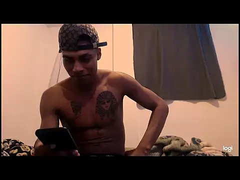 Snapshot of Santiago_2001 chatting on December 28, 1:50 am Santiago 2001 online show from December 28, 1:50 am