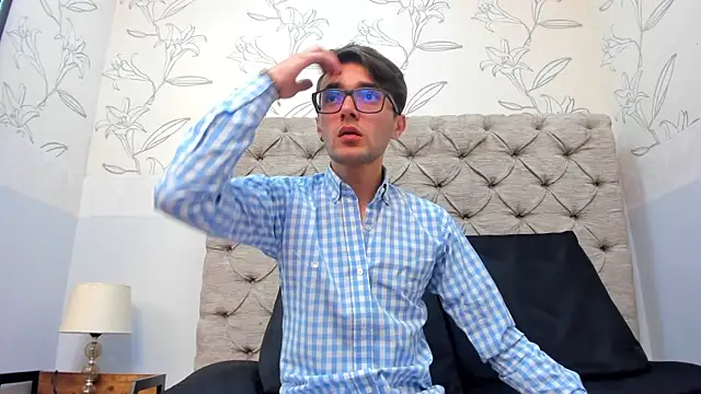 Snapshot of jakemagnus chatting on December 5, 12:44 pm jakemagnus online show from December 5, 12:44 pm