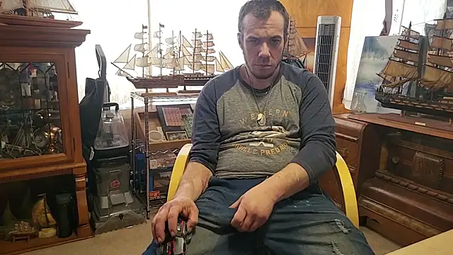 ScubaStevex online show from March 12, 8:27 pm