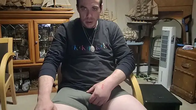 ScubaStevex online show from April 9, 9:26 am