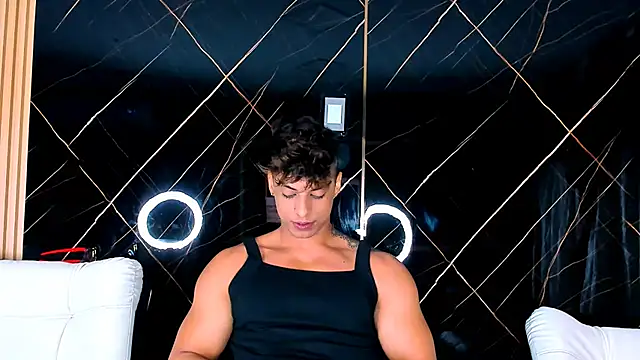 Owen Muzcle online show from October 2, 4:38 am