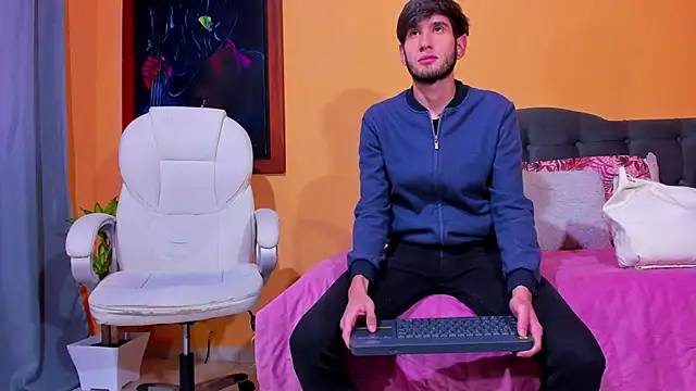 Thhiago tay online show from December 7, 12:45 pm