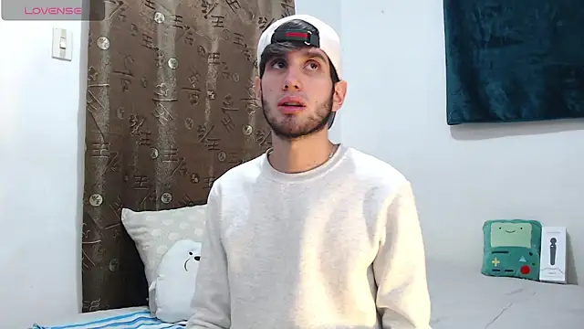 Thhiago tay online show from December 1, 7:28 pm