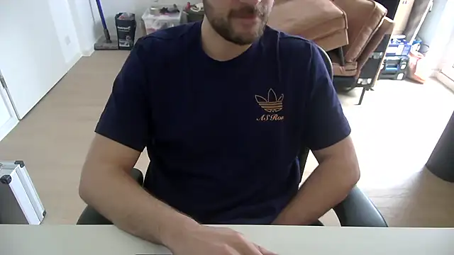 taallguyy 196 online show from January 8, 11:04 am