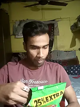 Snapshot of Skinny_Bigass_23 chatting on March 7, 6:00 pm Skinny Bigass 23 online show from March 7, 6:00 pm