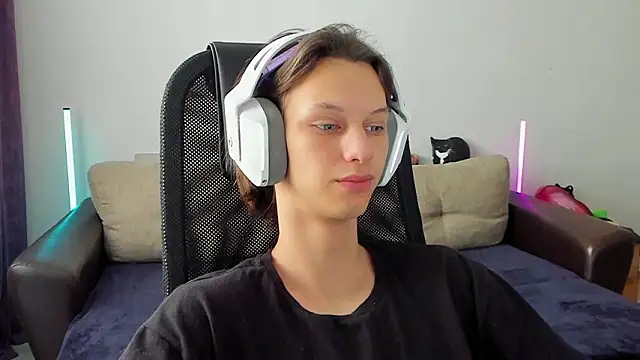 Ostin meow online show from March 2, 5:08 am