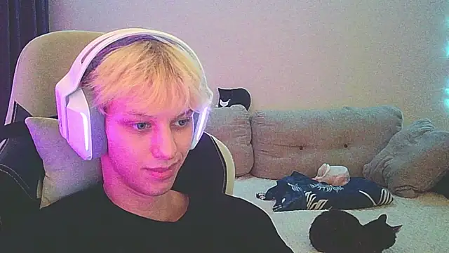 Ostin meow online show from December 19, 3:41 pm