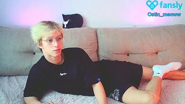 Snapshot of Ostin_meow chatting on January 26, 6:59 am Ostin meow online show from January 26, 6:59 am