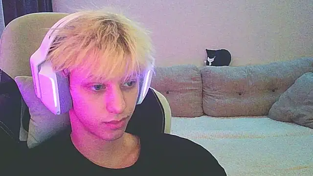 Ostin meow online show from December 24, 3:05 pm