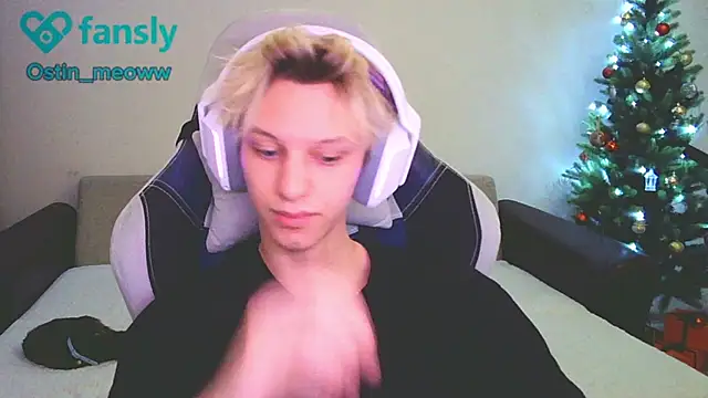 Snapshot of Ostin_meow chatting on January 14, 5:34 pm Ostin meow online show from January 14, 5:34 pm