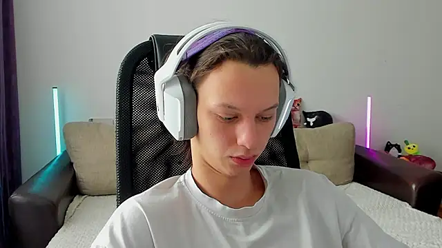 Ostin meow online show from February 23, 7:54 am