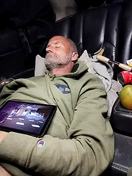 DatingProfile USA 43 str8 online show from February 11, 4:01 am