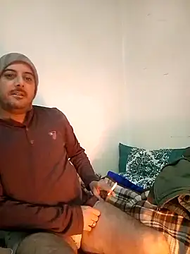 Snapshot of arabian82 chatting on December 16, 11:28 pm arabian82 online show from December 16, 11:28 pm