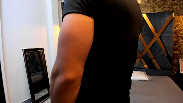 Flynn Riider online show from January 21, 11:18 am