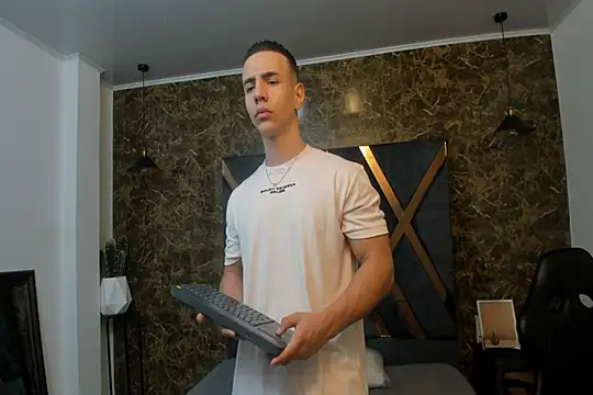 Flynn Riider online show from January 7, 11:33 am