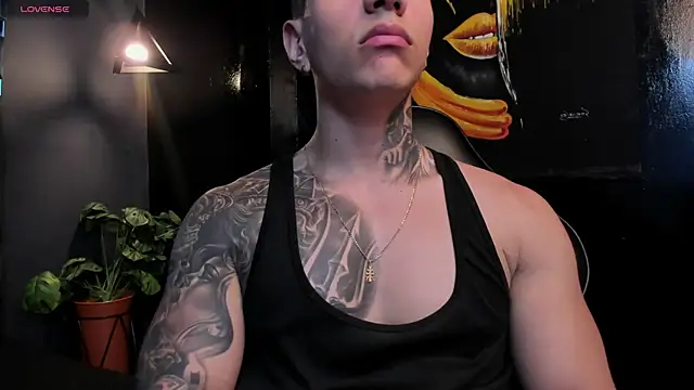 Flynn Riider online show from December 19, 6:49 pm