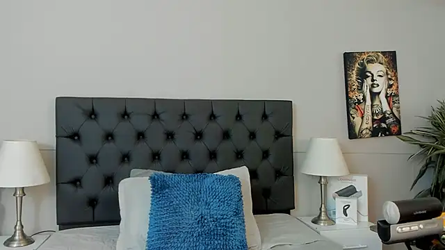 Robin Rief online show from October 1, 4:16 am