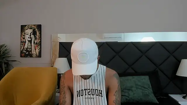 Robin Rief online show from November 8, 3:32 am