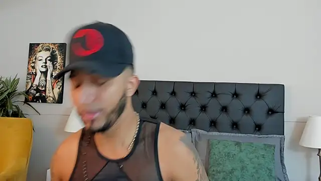 Robin Rief online show from October 18, 3:44 am