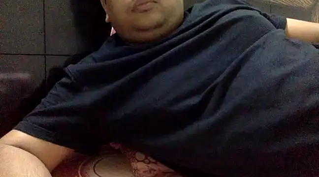 simpleguy1011 online show from January 25, 2:36 pm