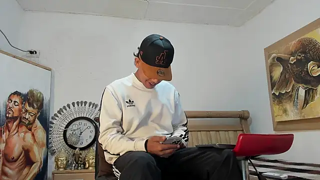 mr stiven  online show from April 7, 3:28 am