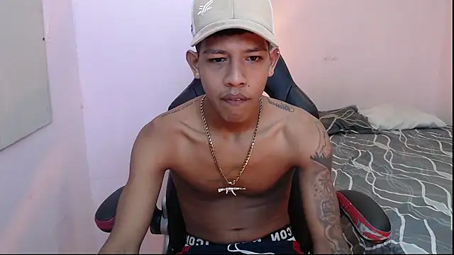 Snapshot of mr_stiven_ chatting on December 28, 2:54 am mr stiven  online show from December 28, 2:54 am