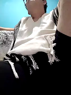 Bombi22 online show from January 6, 3:42 am