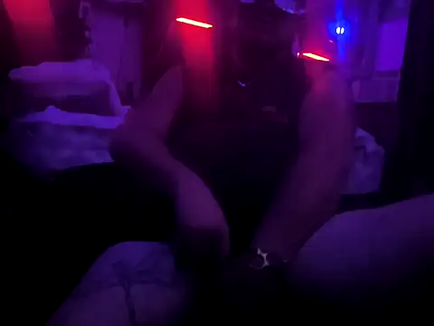 OutloudCountnClouds online show from November 19, 8:03 am