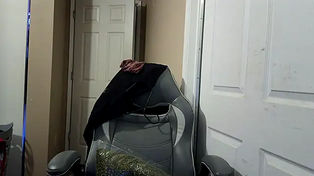 Huntzg23 online show from March 21, 10:31 am