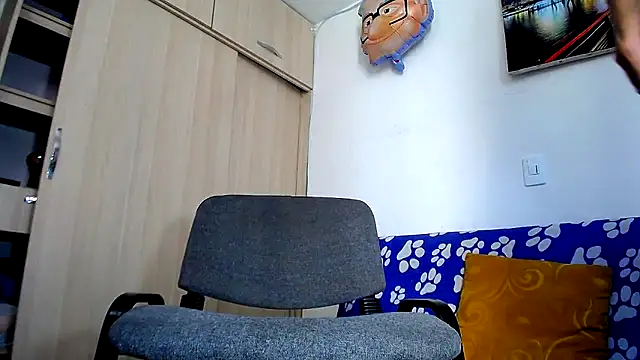 Noahjhan55 online show from February 19, 8:52 pm