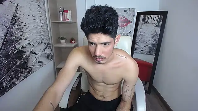 fabrizzio   online show from February 5, 7:42 pm