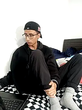 codysmith online show from December 29, 3:54 am