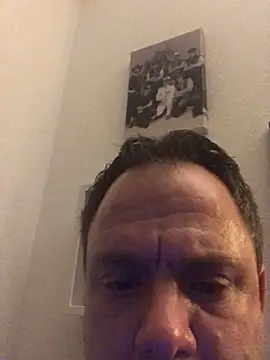 Snapshot of DauerAkt8069 chatting on December 25, 1:31 am DauerAkt8069 online show from December 25, 1:31 am