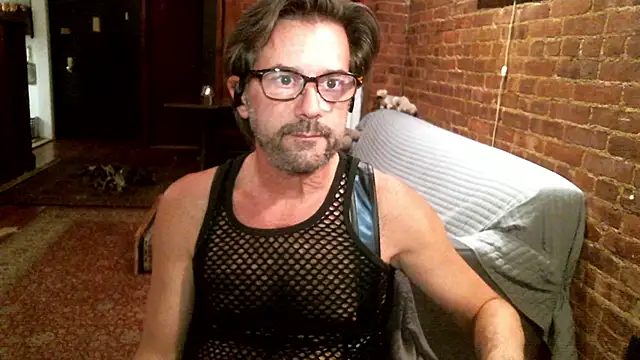 Johnny Bottoms online show from December 4, 12:28 am