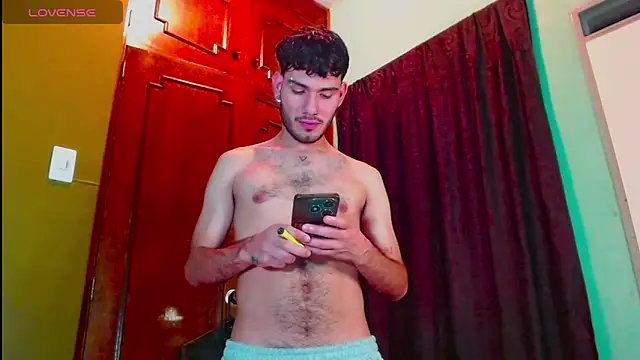 gato444  online show from January 17, 5:00 am