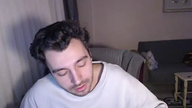 handsomeee04 online show from October 30, 10:33 pm