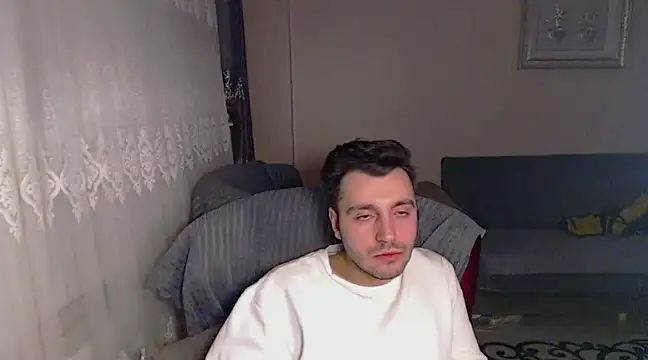 Snapshot of handsomeee04 chatting on January 24, 2:49 am handsomeee04 online show from January 24, 2:49 am