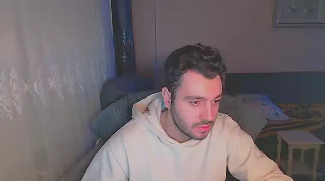 Snapshot of handsomeee04 chatting on February 11, 10:07 pm handsomeee04 online show from February 11, 10:07 pm